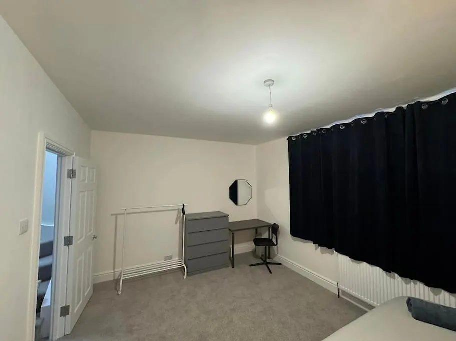 Modern 5 Bed Near Excel -Big Ben Villa London