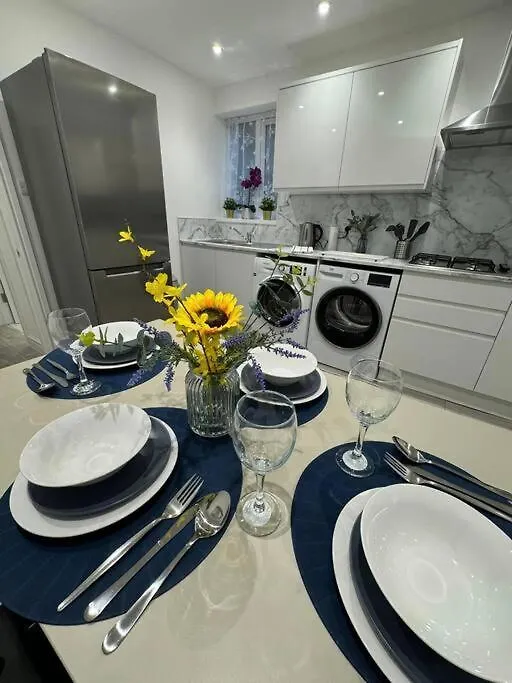 Holiday home Modern 5 Bed Near Excel -Big Ben Villa London